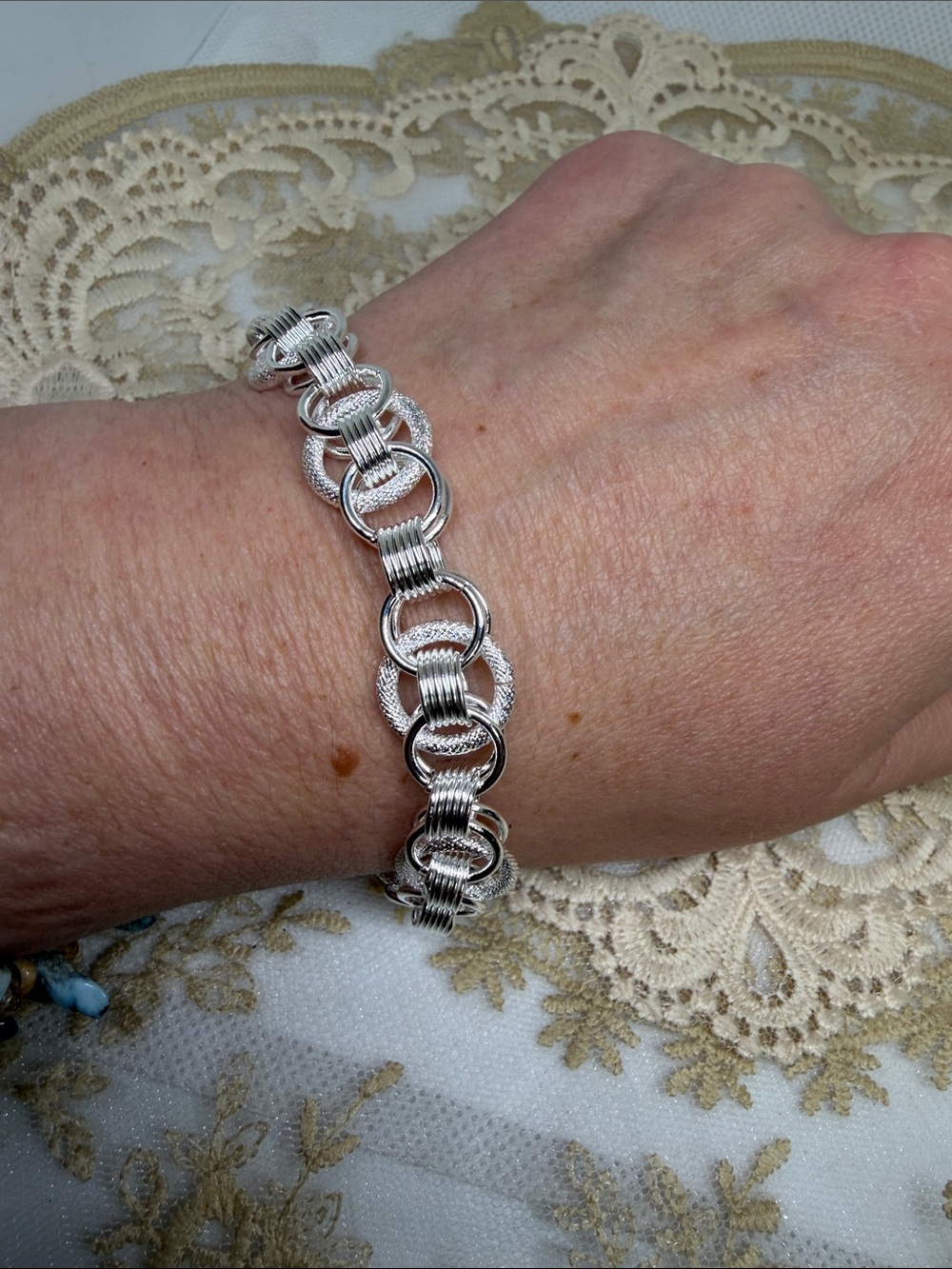 925 Sterling Silver Heavy Ornate Circle Link Bracelet Toggle Closure unique